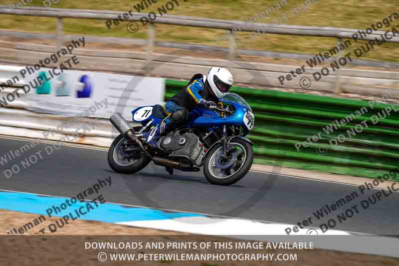 Vintage motorcycle club;eventdigitalimages;mallory park;mallory park trackday photographs;no limits trackdays;peter wileman photography;trackday digital images;trackday photos;vmcc festival 1000 bikes photographs